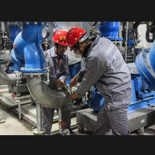 蚌埠工厂设备维修现场